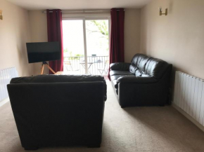 Appin, Beautiful Lochside Apartment with Balcony Fort William